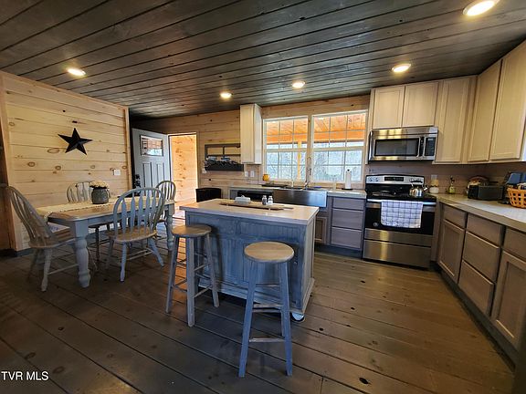 5th image of 108 Roan View Rd