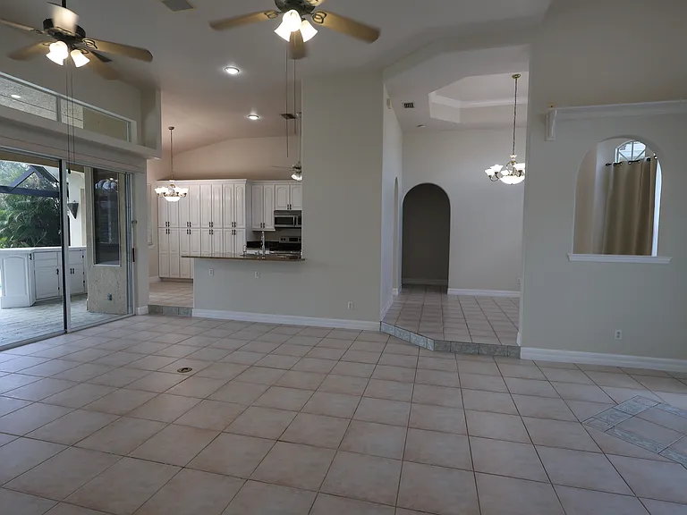 4905 Sands Blvd — Photo 7