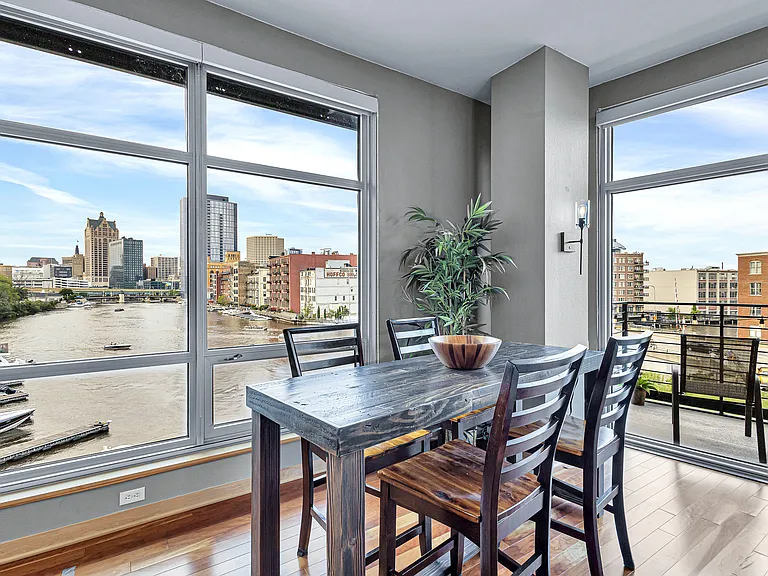 106 W Seeboth St #407 — Photo 6