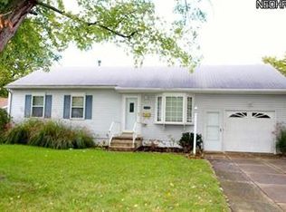 2413 Eastlawn St, Lorain, OH 44052