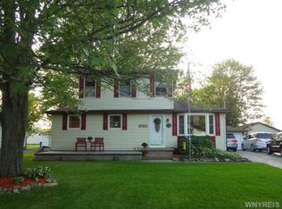 6780 Errick Rd, North Tonawanda, NY 14120