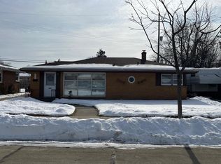 1205 Shorecrest Dr, Racine, WI 53402