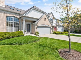 76 Fontaine Ct, Bloomingdale, IL 60108