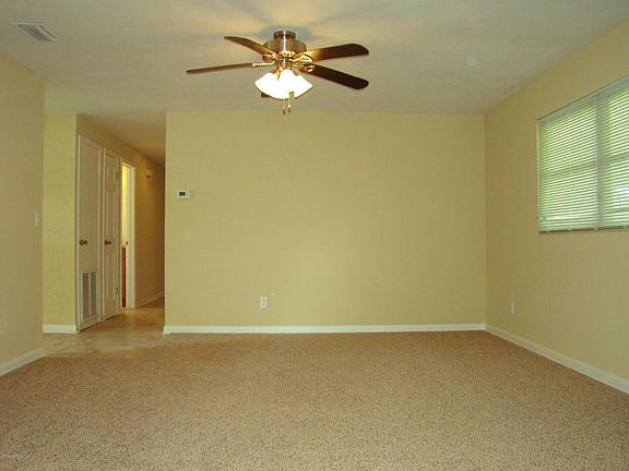 4th image of 7565 Hillock Dr S