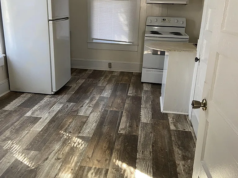 205 E Adair St #4 — Photo 4
