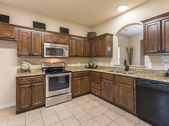 2nd image of 4904 Hilre Dr