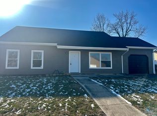 21 Arbor Meadow Dr, Sicklerville, NJ 08081