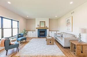 4th image of 1317 77th Pl