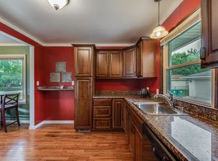 28722 Leona St, Garden City, MI 48135