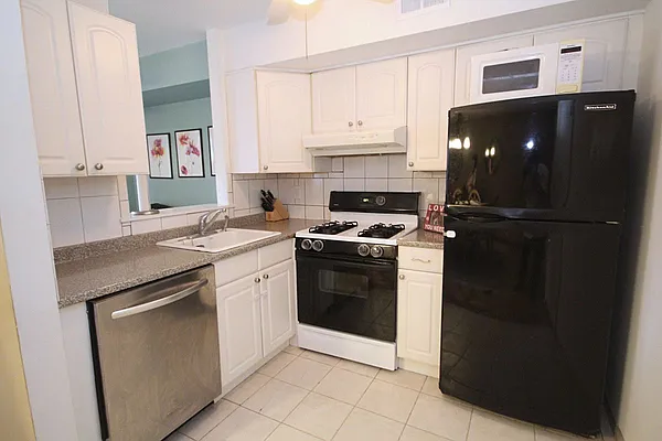 Sold by REMAX Elite | media 10