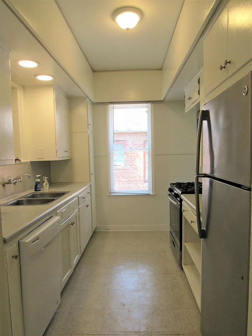 Highland Park 3-Bedroom — Photo 3