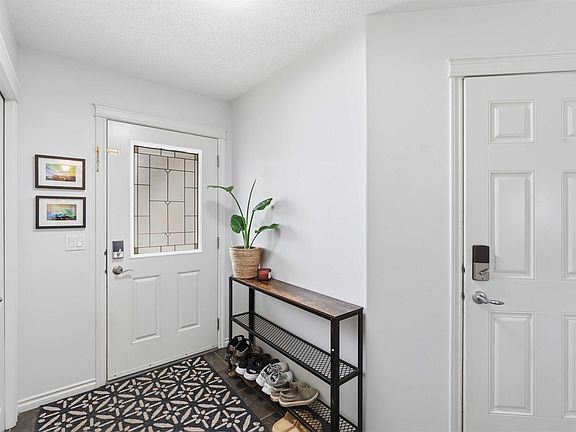 2nd image of 7 Catalina Ct