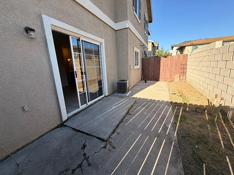 5762 Rostrata Ave — Photo 41