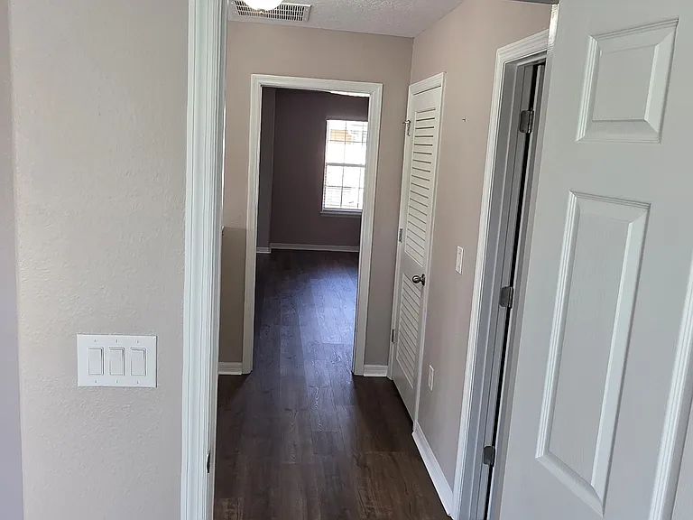 1062 Clifton Springs Ln — Photo 22