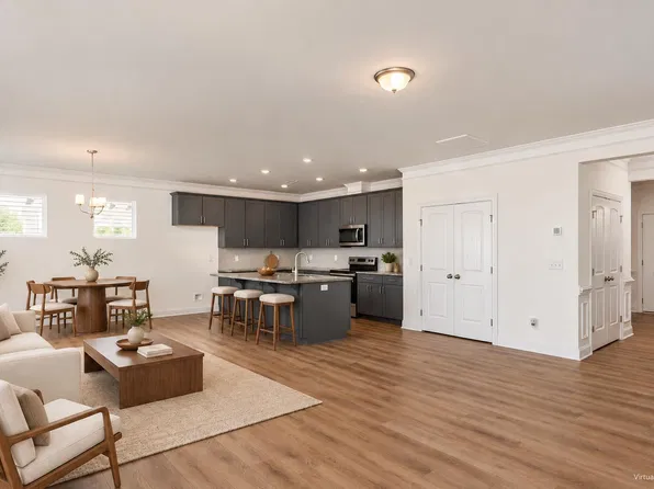 529 Highview Dr, Benson, NC 27504