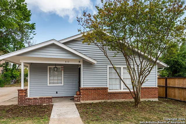 810 E Euclid Ave