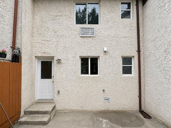 3rd image of 76 Cebra Ave
