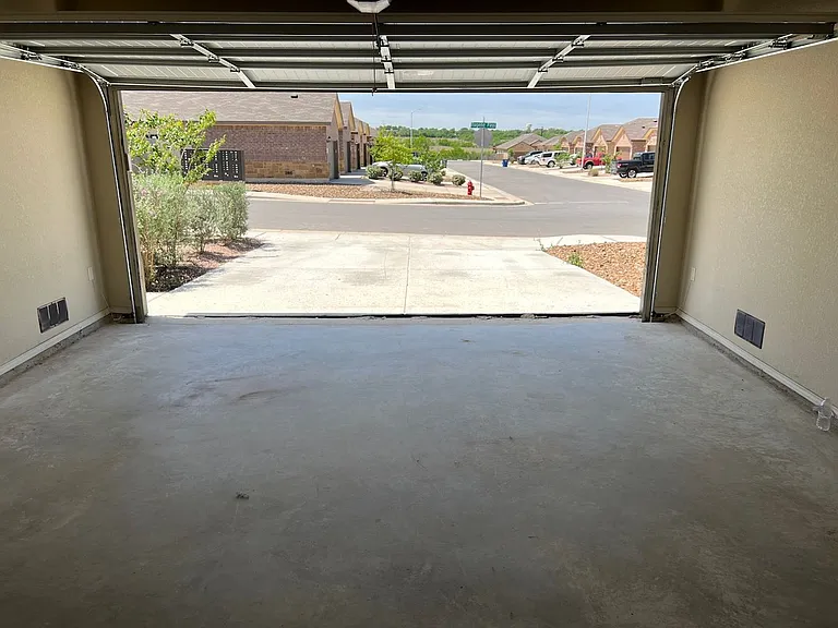 211 Eugene Pass — Photo 34