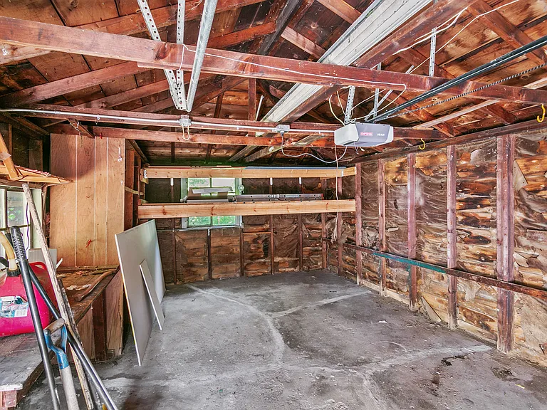 17561 Hillside Ave — Photo 16