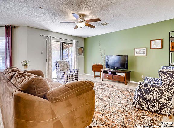 5th image of 15019 Mineral Springs St