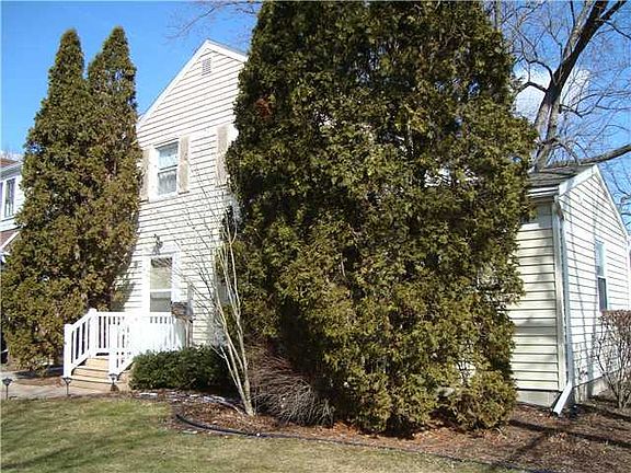 3rd image of 642 E Gunson St