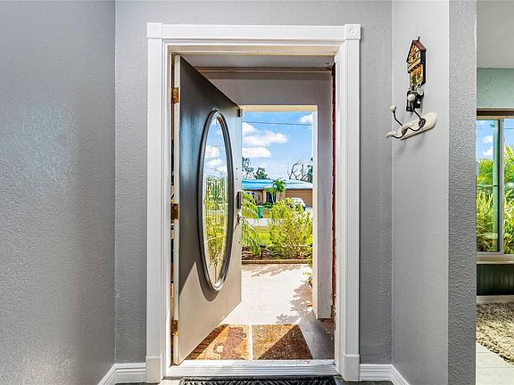 4th image of 18577 Klingler Cir