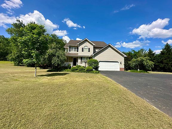3rd image of 124 Sunshine Dr