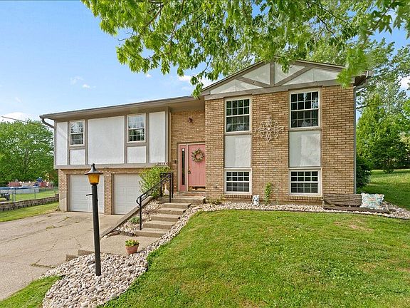 2nd image of 2616 Carre Pl