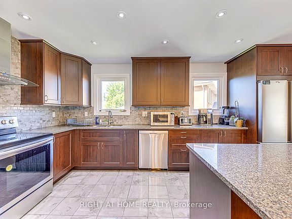 4th image of 4004 Midhurst Ln