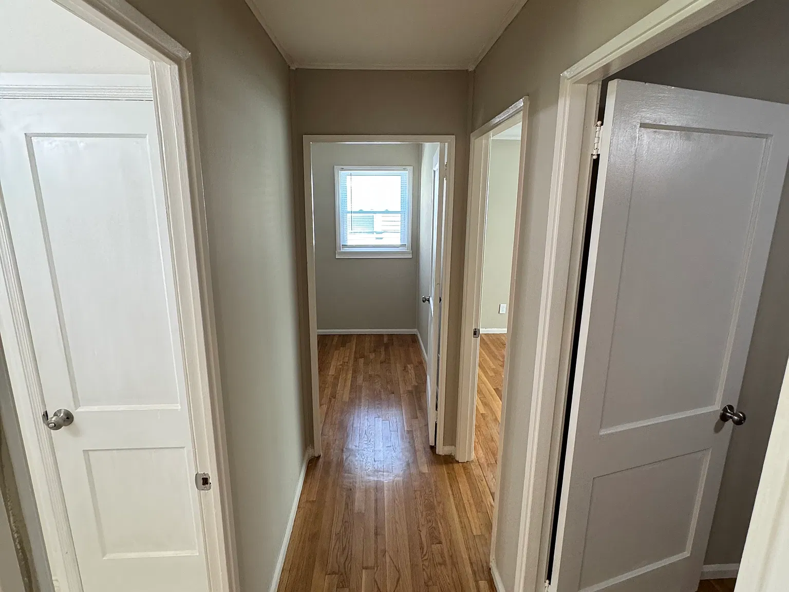 3 bed, 916 sqft, $1,375 — Photo 4