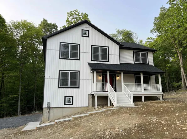 5 Calico Ways, Wallkill, NY 12589