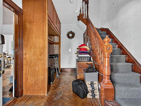 4th image of 28 Gibbens St