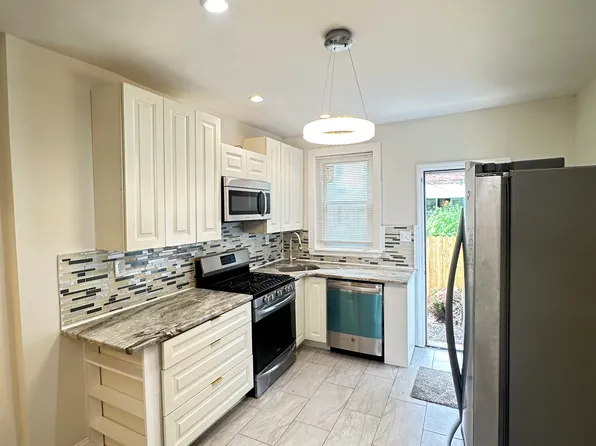 6010 N Lambert St, Philadelphia, PA 19138