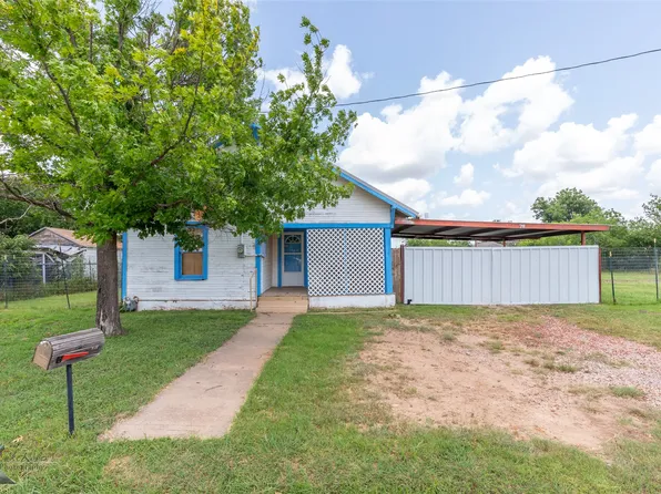 711 & 713 S Neches St, Coleman, TX 76834