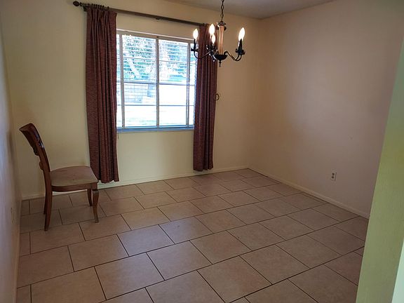 5th image of 752 Innsbruck Dr