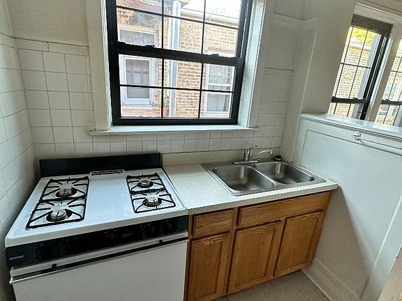 5th image of 2505 W Winnemac Ave #B2
