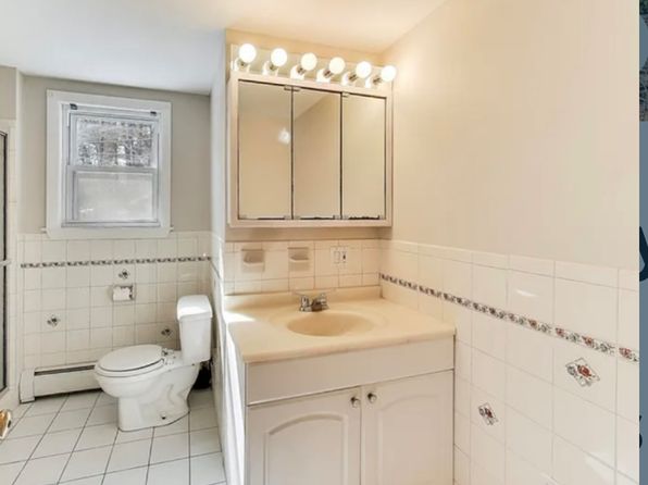 215 Blue Hill Dr