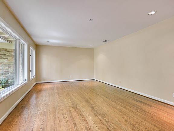 5th image of 2514 Great Oaks Pkwy