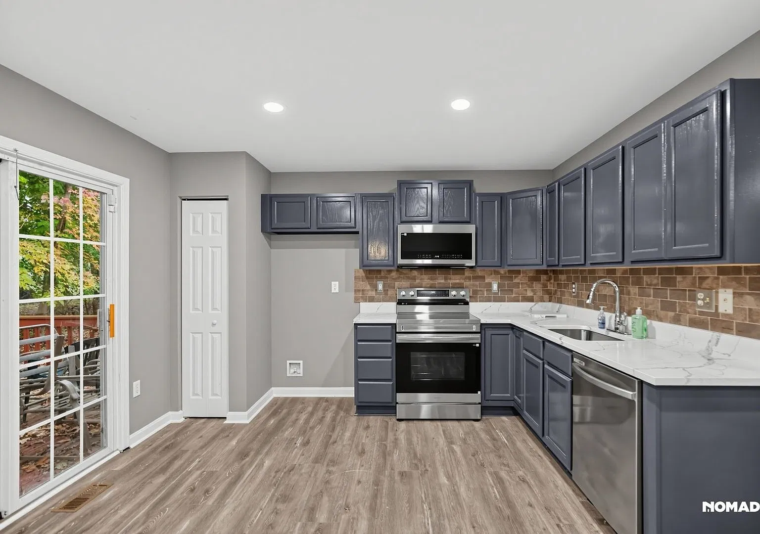 Spacious 4BR House in Baltimore — Photo 2