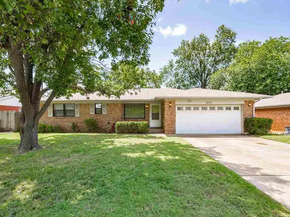 1205 E Virginia Ave, Stillwater, OK 74074