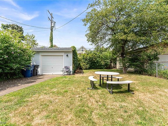 4th image of 2164 Wascana Ave
