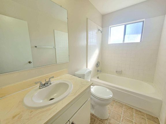2nd image of 1545 Mentone Ave APT 7