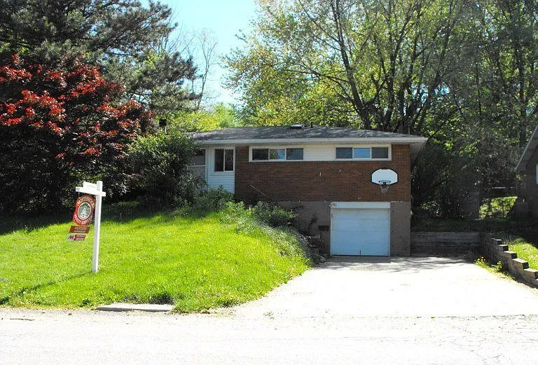 618 Greenleaf Dr photo 1