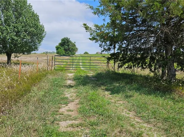 303 & Bethel Church Rd, Paola, KS 66071