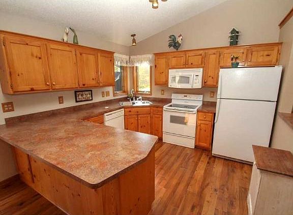 3rd image of 14320 Shadow Wood Dr
