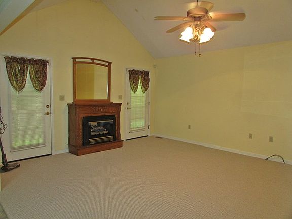 4th image of 156 Annies Ln