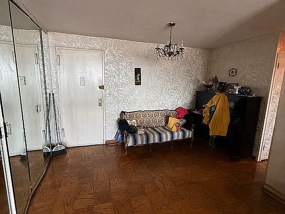 5th image of 35 Seacoast Ter APT 21V