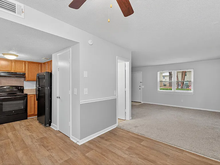 The Landing Townhomes — Photo 33
