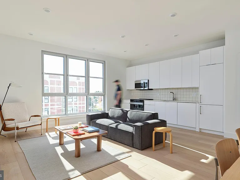 2406 Frankford Ave #14 — Photo 3