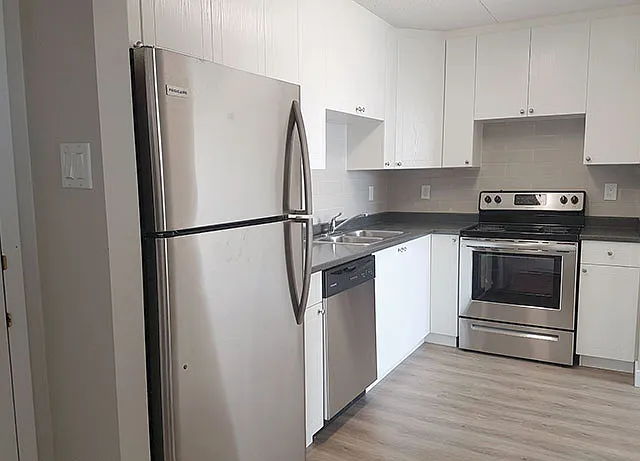4806 47th Ave — Photo 9
